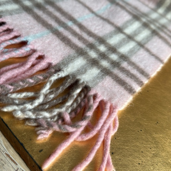 Burberry Light Pink Plaid Nova Check Cashmere Scarf - Picture 6 of 9